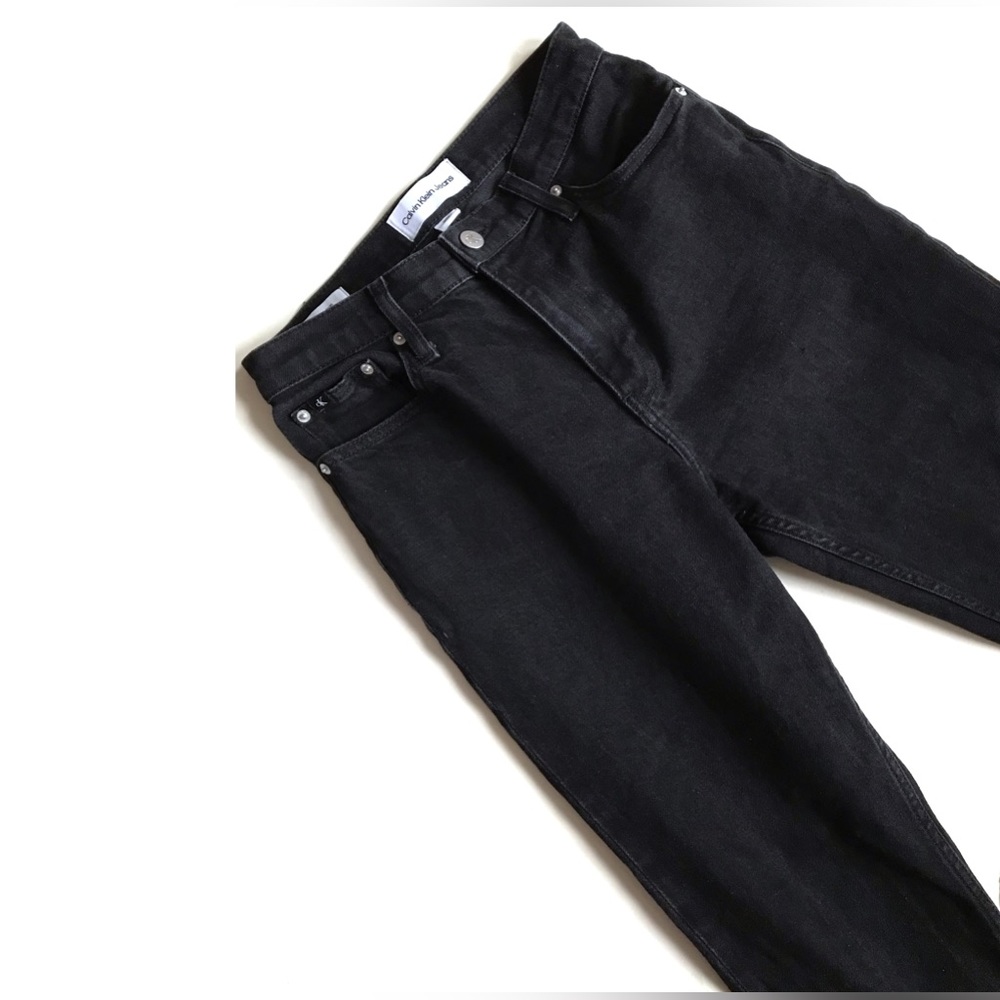 Calvin Klein Black Mom Jean 26